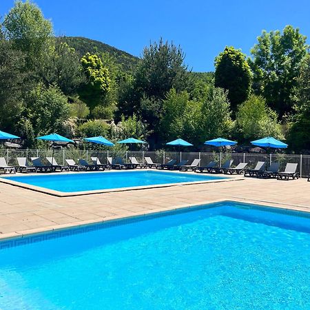 Village De Chalets Et Camping La Pierre De L'Aigle La Bréole エクステリア 写真