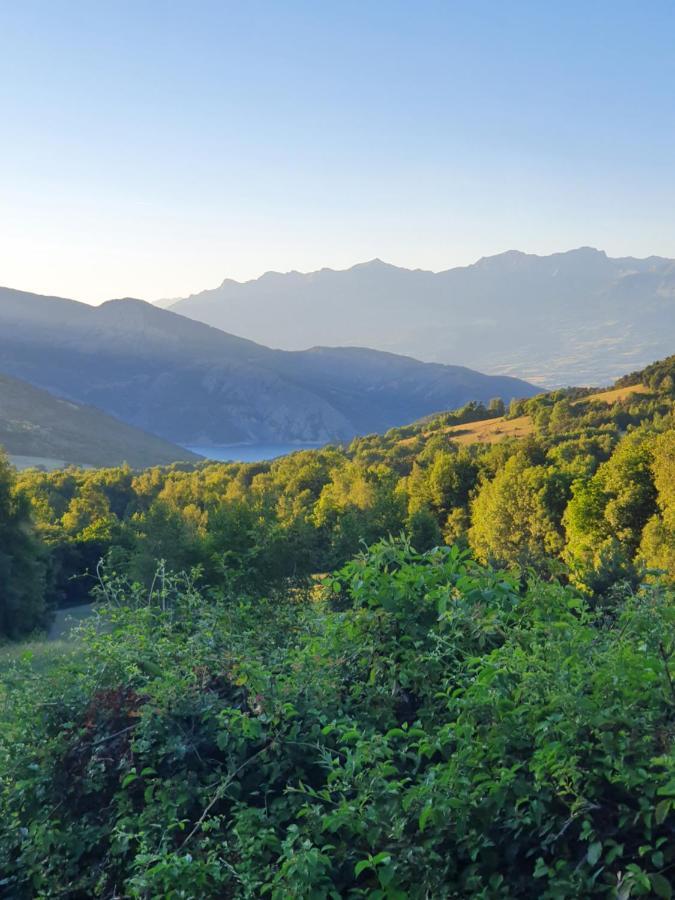 Village De Chalets Et Camping La Pierre De L'Aigle La Bréole エクステリア 写真
