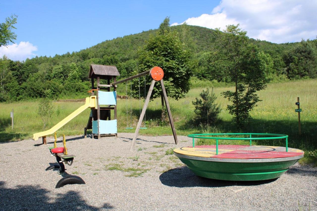 Village De Chalets Et Camping La Pierre De L'Aigle La Bréole エクステリア 写真