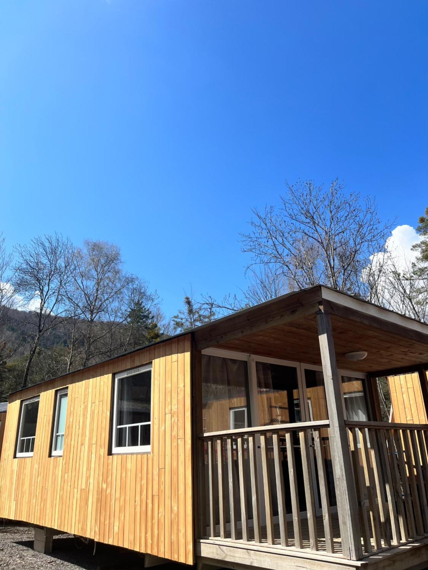 Village De Chalets Et Camping La Pierre De L'Aigle La Bréole エクステリア 写真